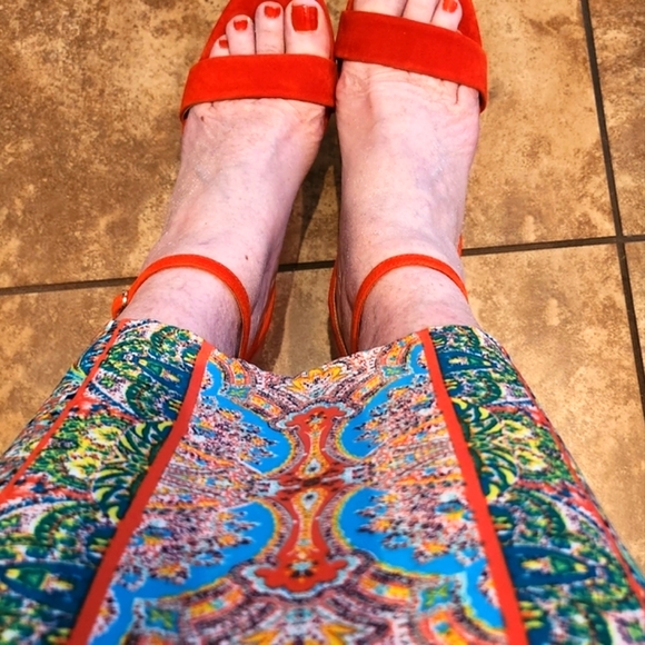 Beautiful Sam Edelman Strappy Sandles - Picture 2 of 12